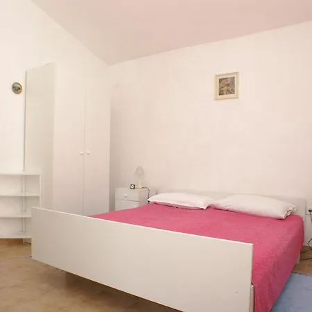 Apartment By The Sea Pisak, Omis - 2750