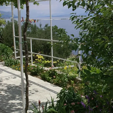Apartment By The Sea - Omis - 2750 Pisak